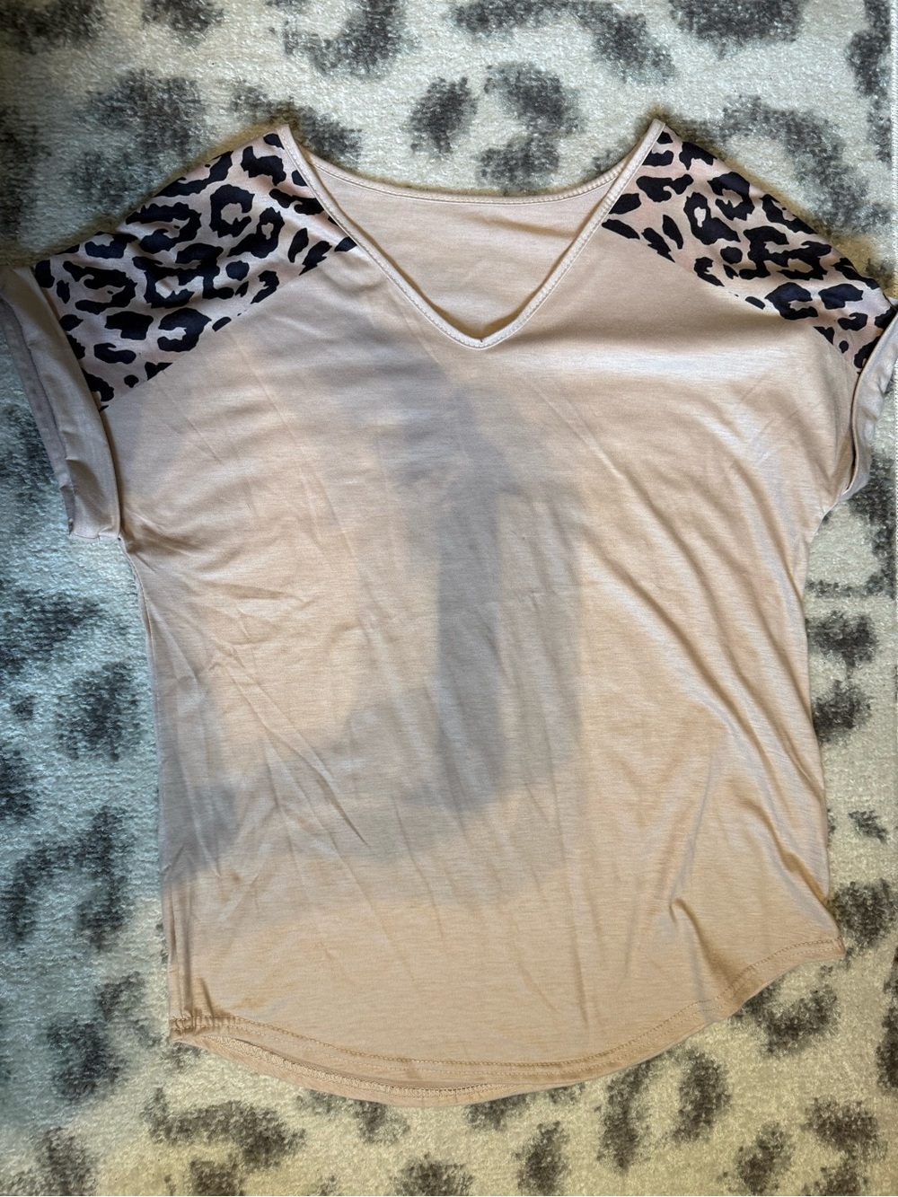 SHEIN Short Sleeve V-Neck Top with Leopard Shoulder Panels